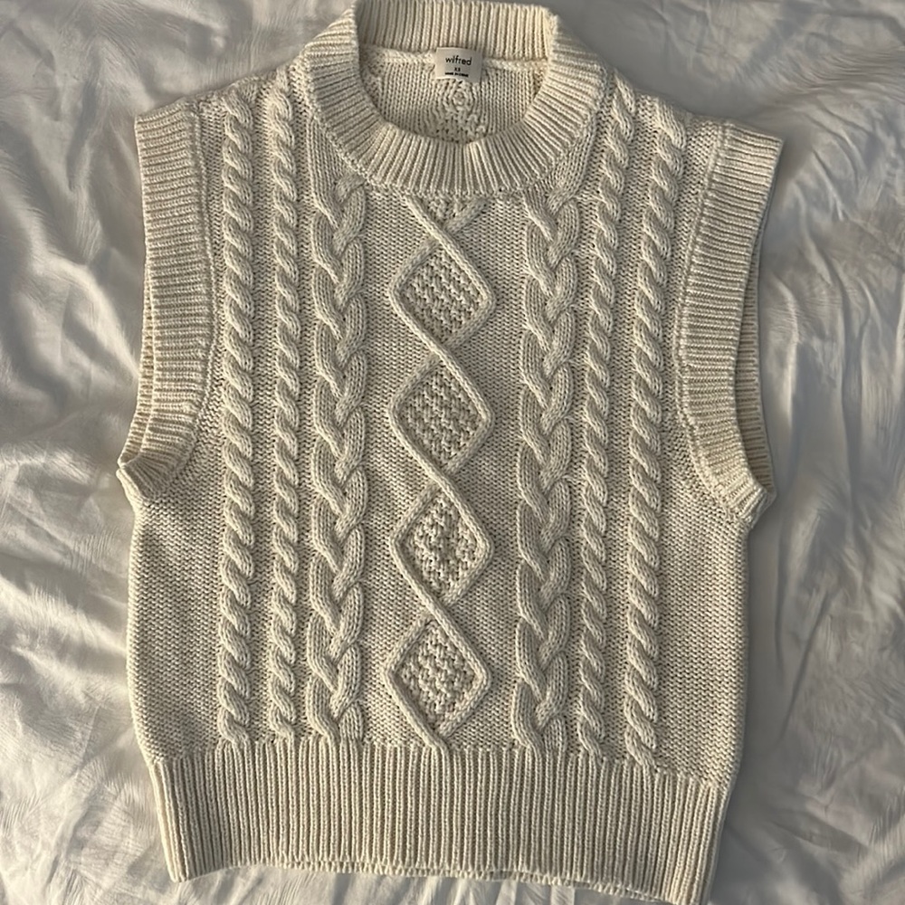 Aritzia knit vest